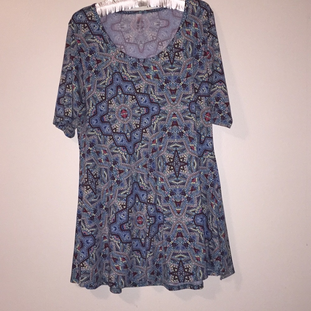 Lularoe Psychedelic Pattern Classic Tee